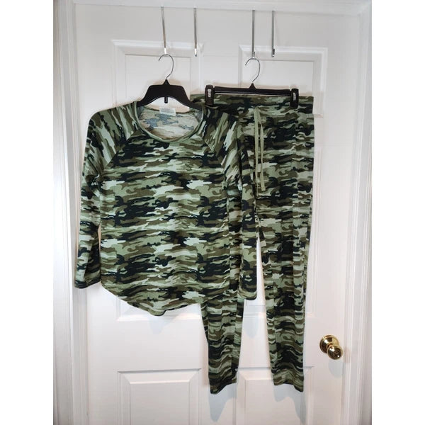 Women's sz L 2 Piece Sweatshirt Loung Set by Bobbie Brooks Green Camo As Is