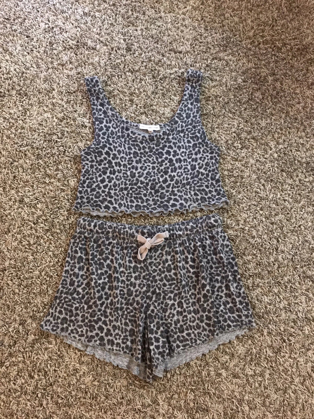 Grayson Threads grey leopard print tank top/shorts sleepwear set size medium