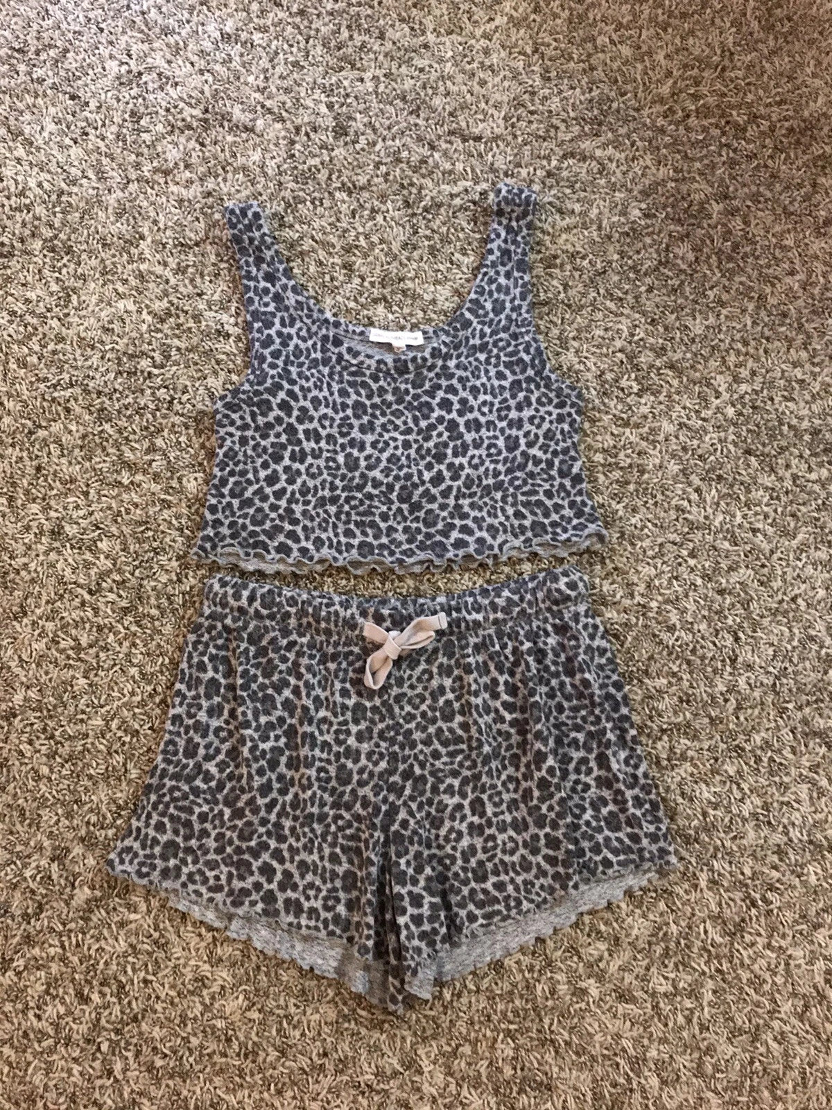 Grayson Threads grey leopard print tank top/shorts sleepwear set size medium