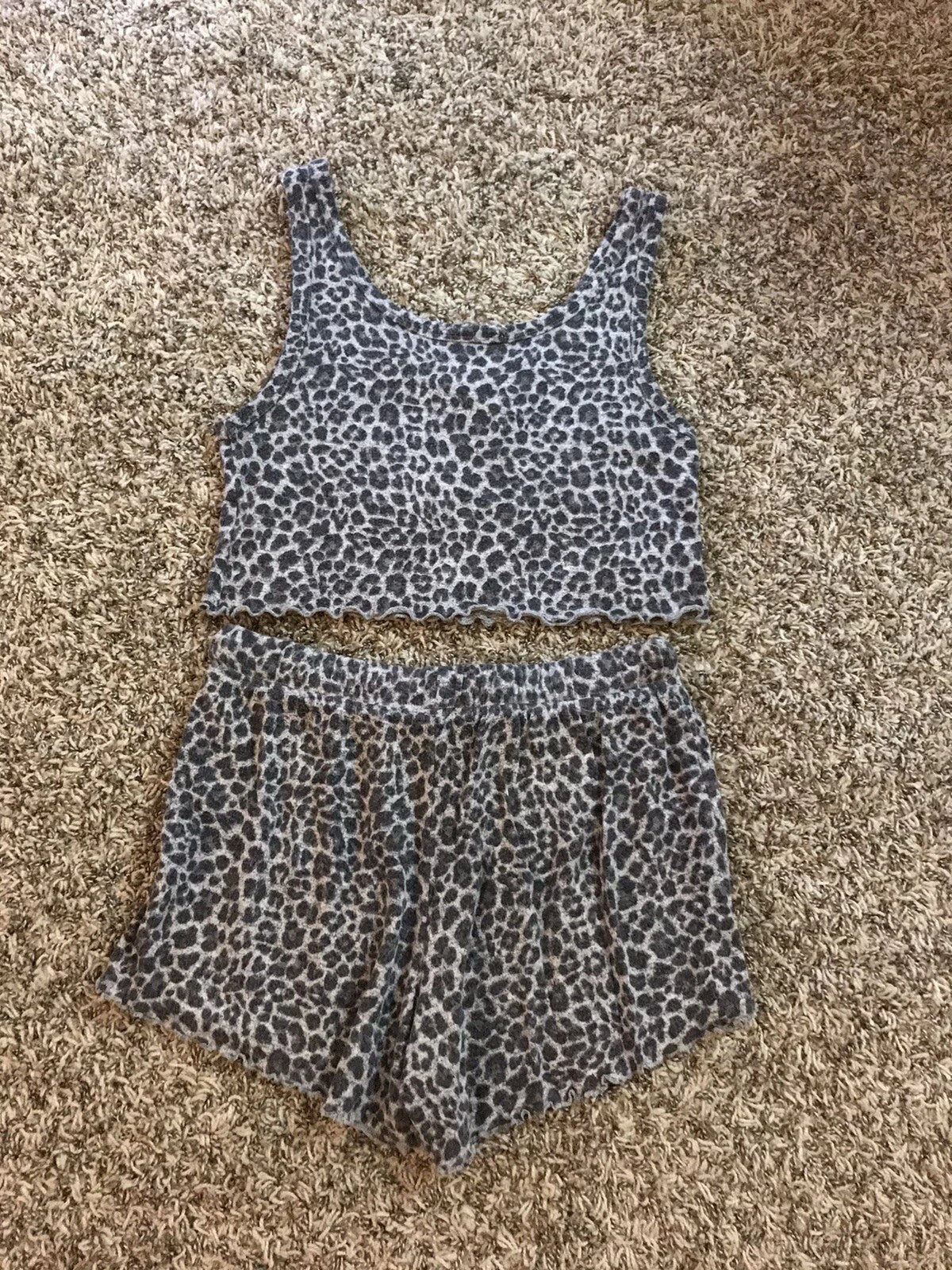 Grayson Threads grey leopard print tank top/shorts sleepwear set size medium