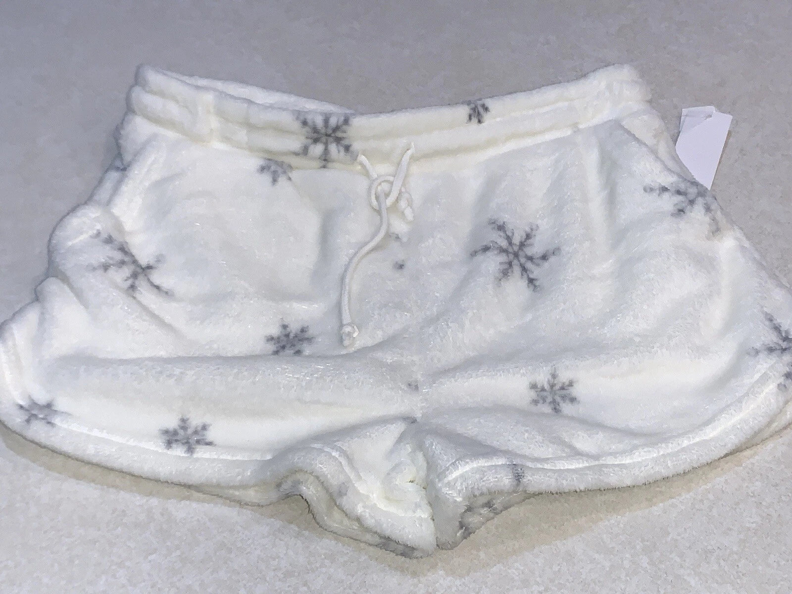 Cozie by Pink Rose Women’s 2 Piece Pajamas Lounge Set Large Beige Holiday NWT
