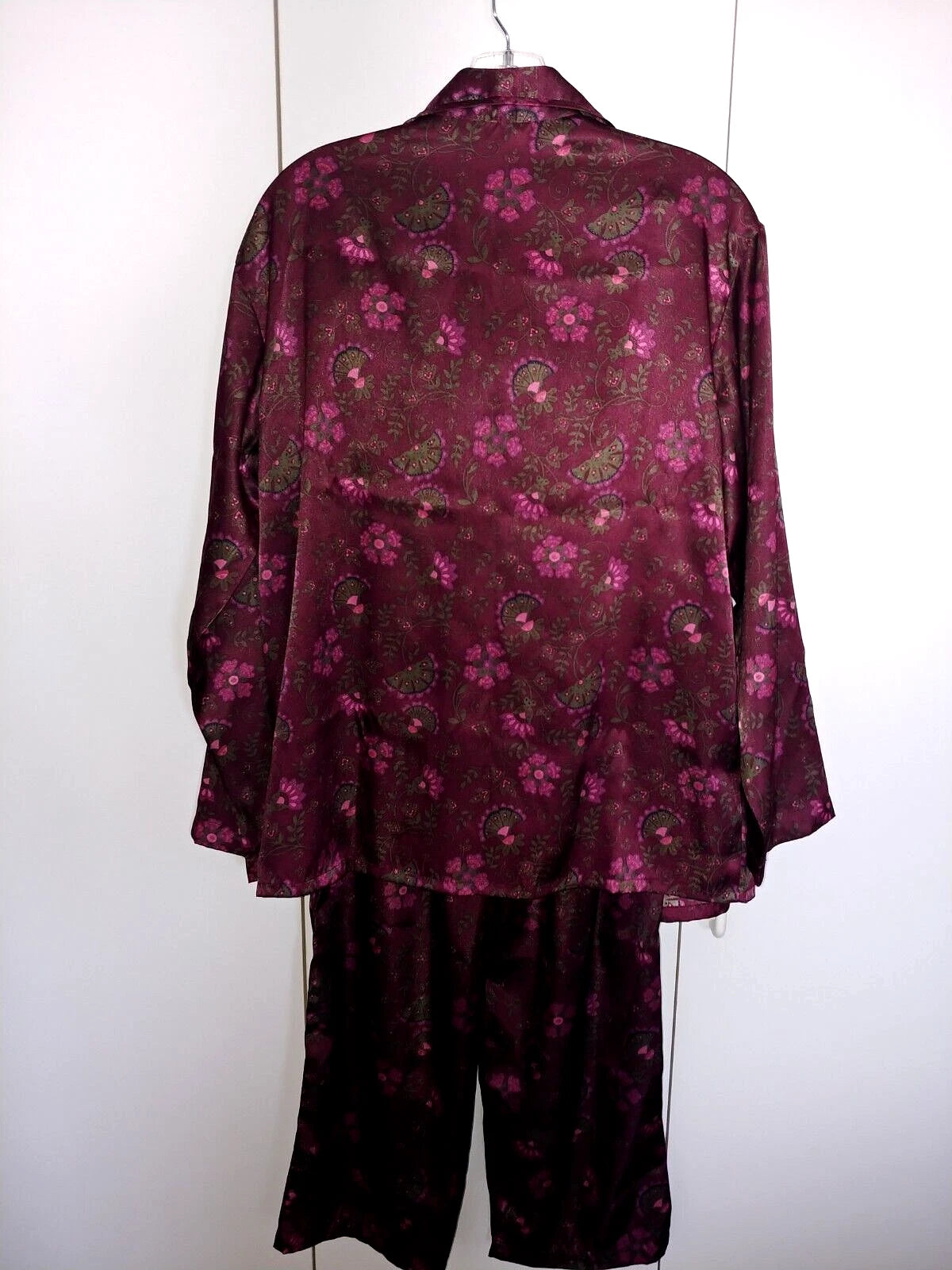 SECRET TREASURES LADIES POLYESTER PAJAMAS-M-FLORAL-BARELY WORN-NICE