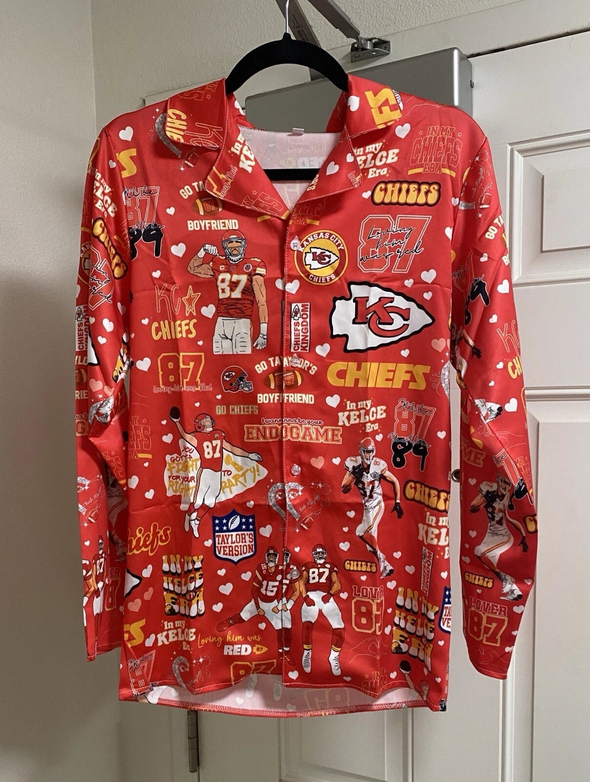 Pajamas Womens Medium Red Taylor And Kelce Pjs Button Up 2 Piece