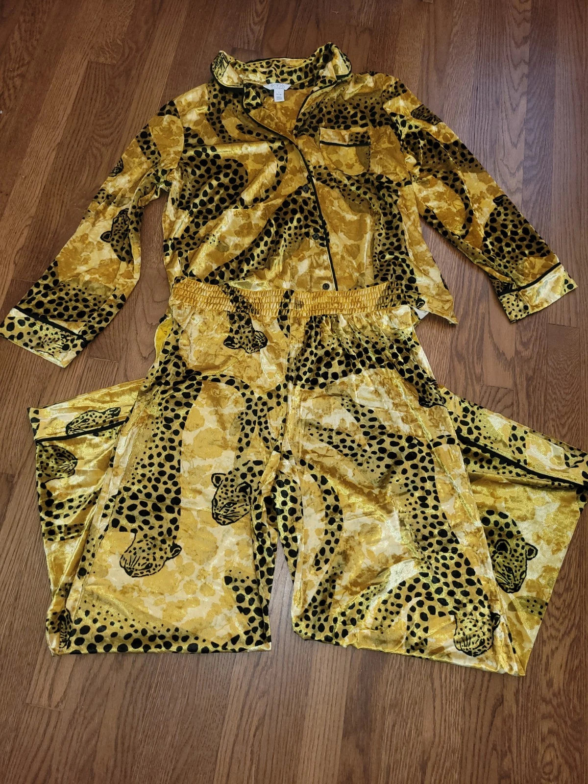 Sofia Vergara Womens Velvety Gold Leopard Button Front Pajamas Sleep Set Size M