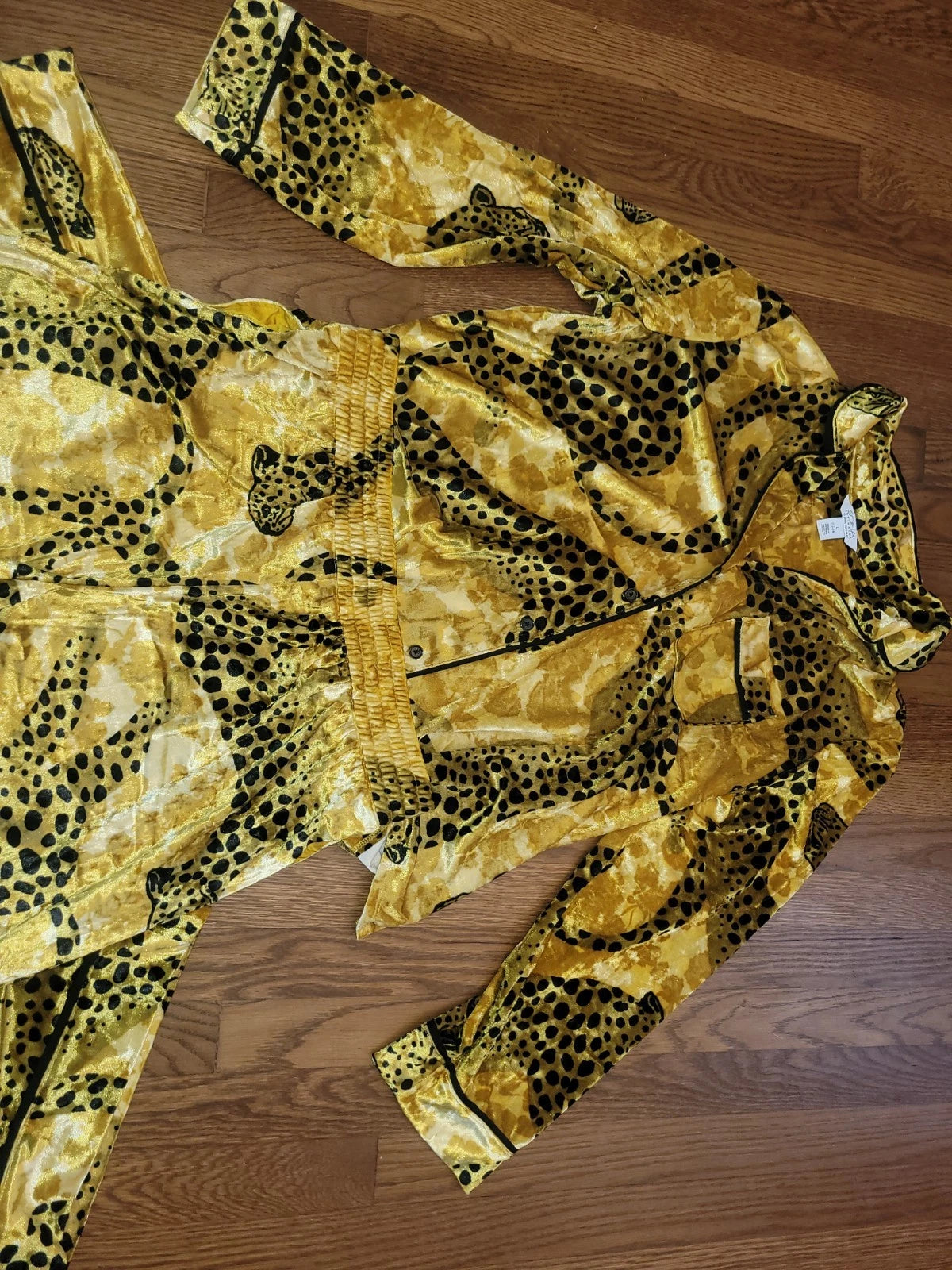 Sofia Vergara Womens Velvety Gold Leopard Button Front Pajamas Sleep Set Size M