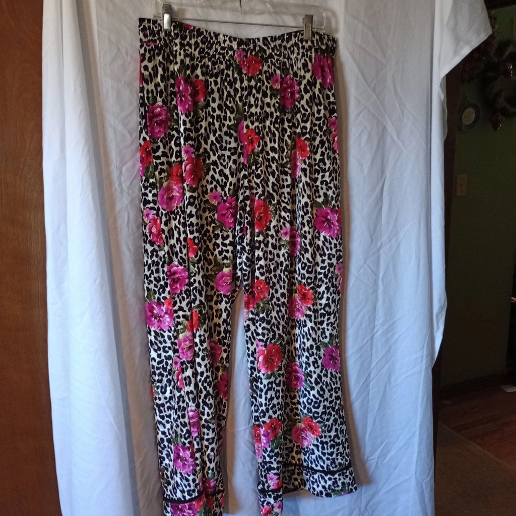 2 PC Sofia Vegara Intimates PJ Set XL (16-18) Black Pink Floral Print.