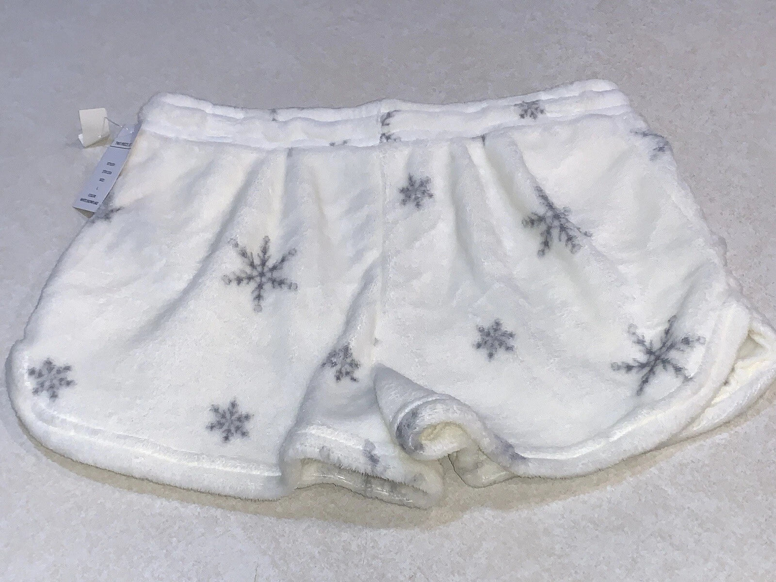 Cozie by Pink Rose Women’s 2 Piece Pajamas Lounge Set Large Beige Holiday NWT