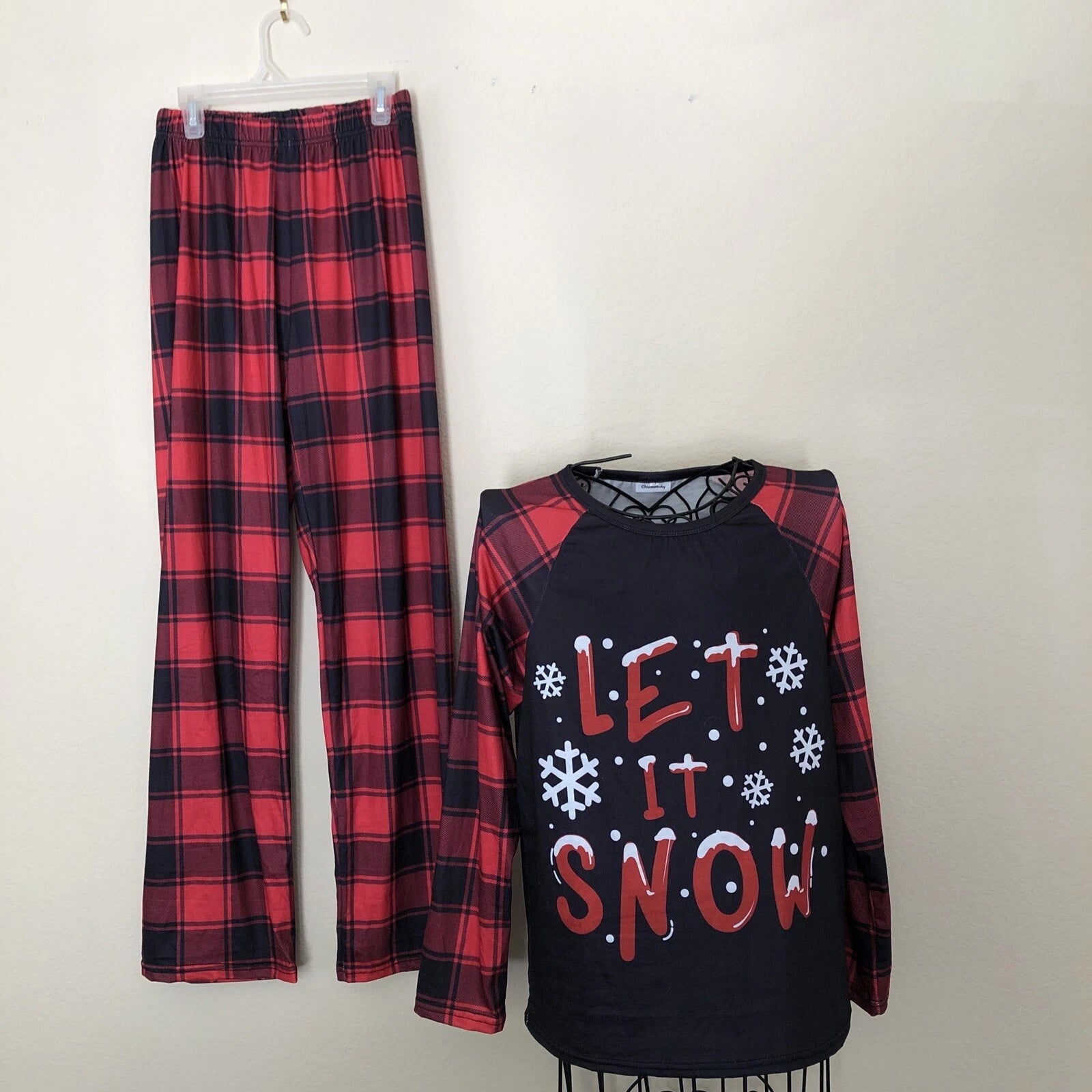 Chicmatchy 2 piece women's holiday pajama set "Let it snow" SMALL