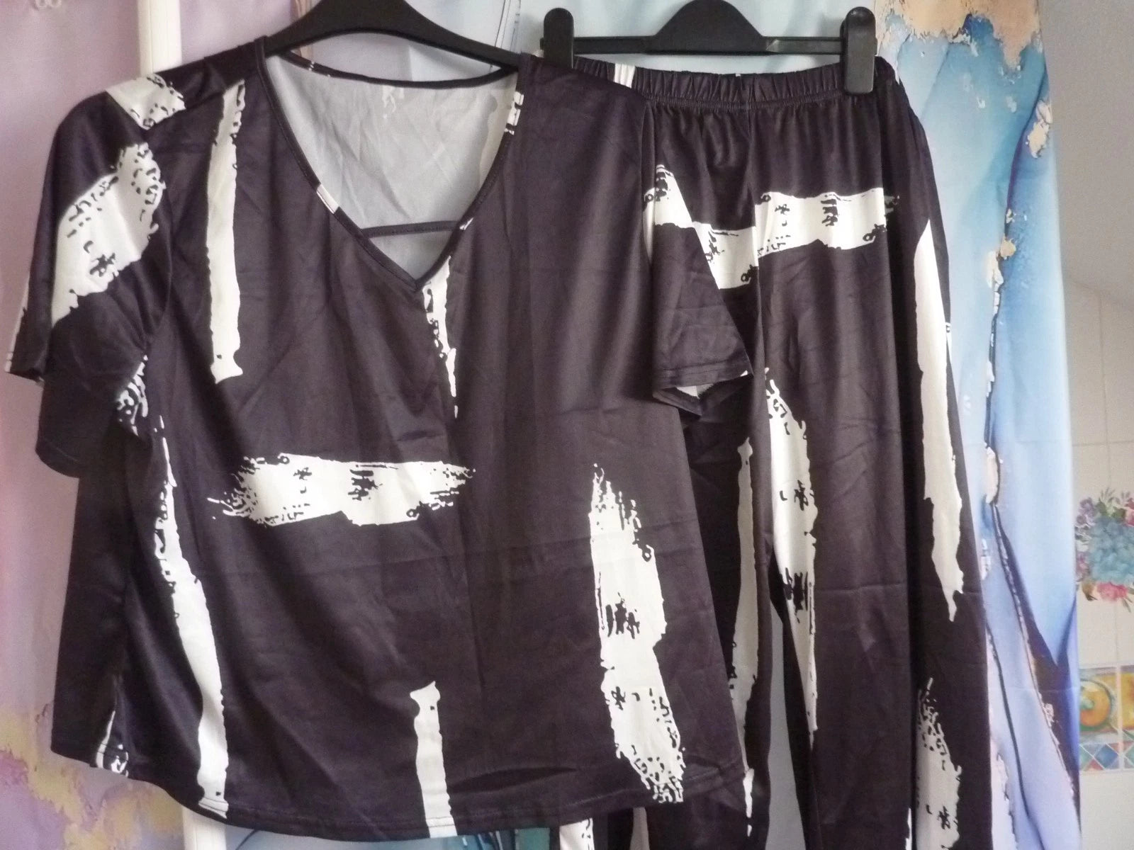 BNWT Sz 2 XL Stretch, BLACK & WHITE Top & Long Pants Pyjamas Set, PJS Size 20-22