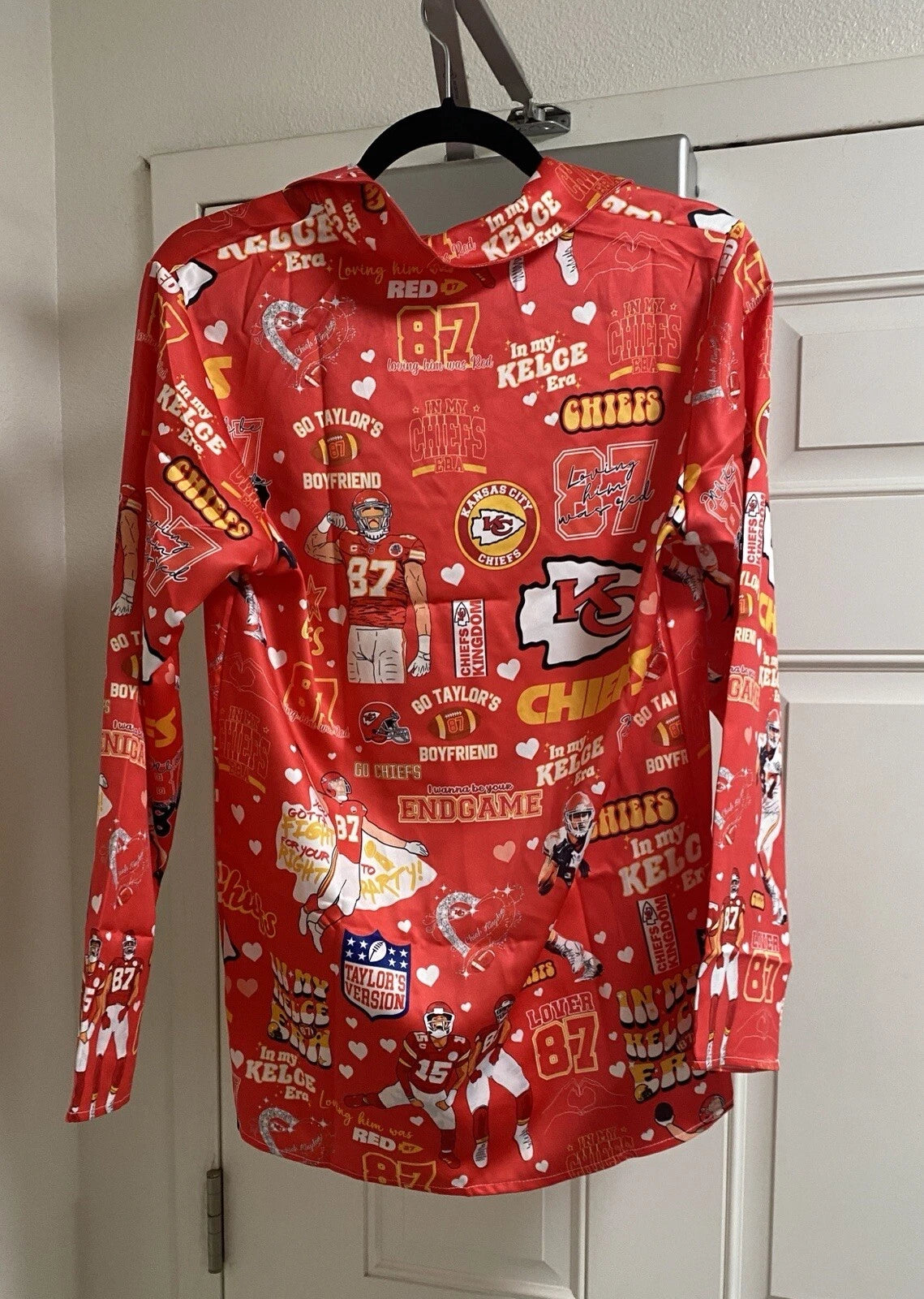 Pajamas Womens Medium Red Taylor And Kelce Pjs Button Up 2 Piece