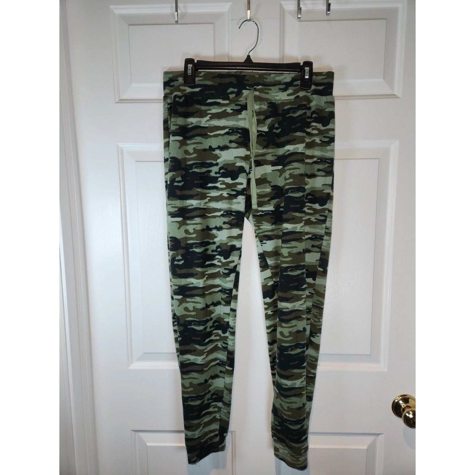Women's sz L 2 Piece Sweatshirt Loung Set by Bobbie Brooks Green Camo As Is