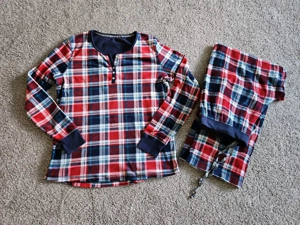 NAUTICA 2 Pc Silky Stretch Microfleece Pajama Sleepwear Set Red White Blue, S