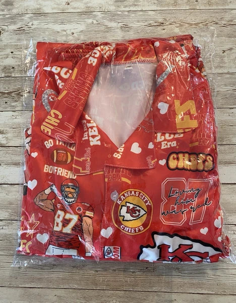 Pajamas Womens Medium Red Taylor And Kelce Pjs Button Up 2 Piece