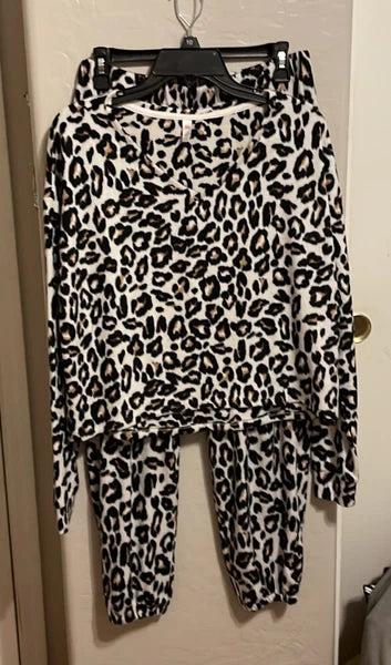 Animal Print Pajama Set 23” P2P 30” Stretch Waist Jogger Bottoms Jr Med Orig $40